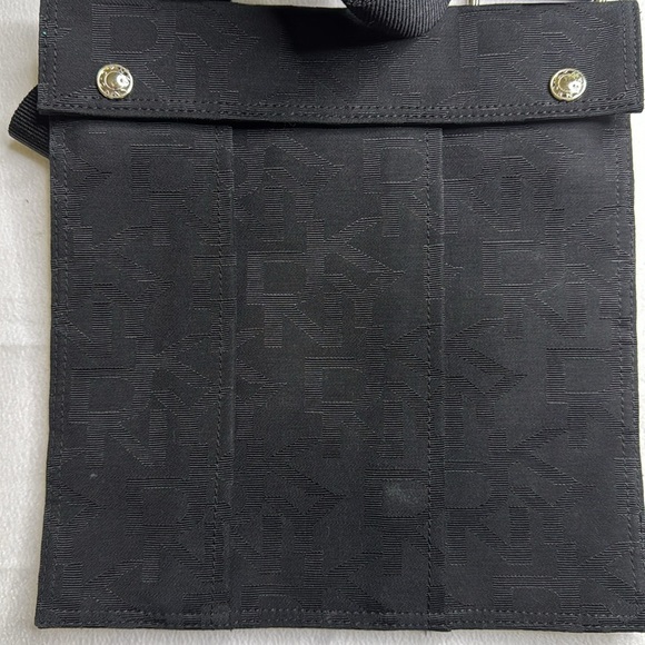DKNY black monogram webbing crossbody bag in excellent condition - Picture 2 of 8